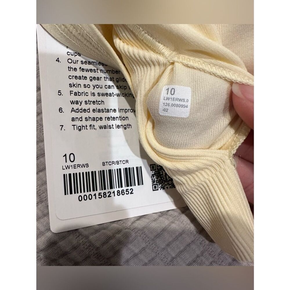 NWT 10 Ebb to Street Scoop-Neck Cropped Tank Top Padded Lululemon - Picture 5 of 9